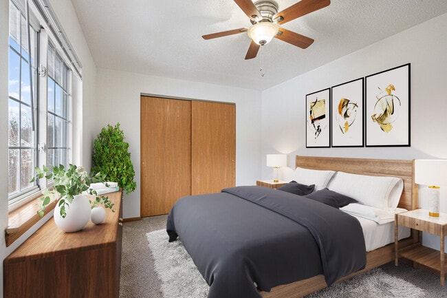 Building Photo - Woodland Park Apartments