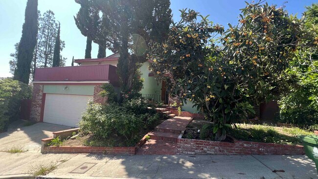 Building Photo - 17208 Braxton St