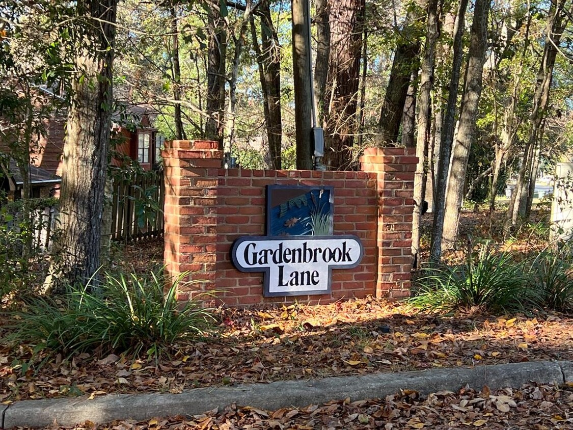 Primary Photo - 2050 Gardenbrook Ln