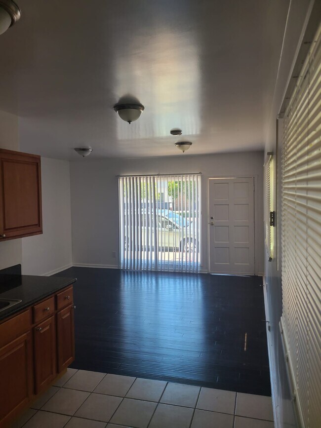 Open Live/Work Space - 3937 Long Beach Blvd