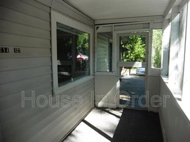 Foto del edificio - 714.5 Reed St