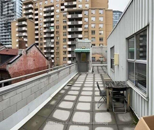 Photo du bâtiment - 126 Dundas St E