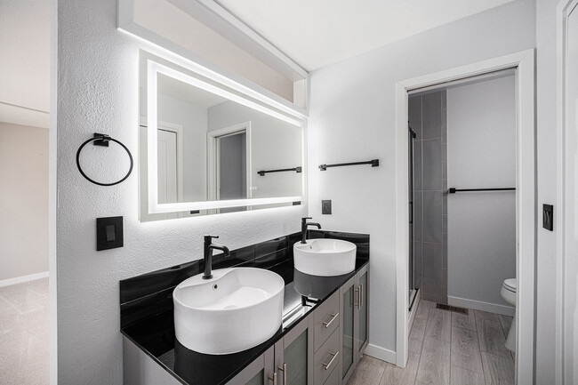 Foto del edificio - 7407 E Long Cir