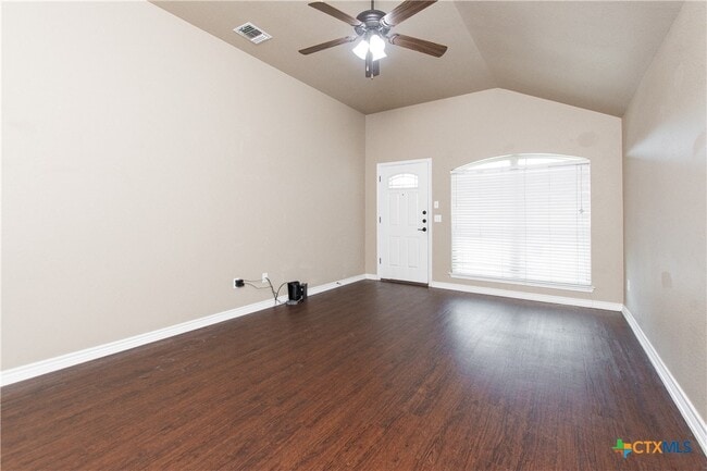 Building Photo - 502 Sladecek Dr