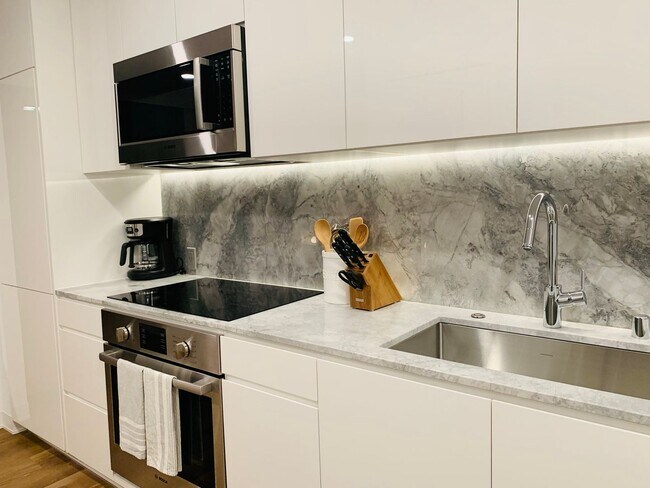 Foto del edificio - 'A'ali'i - Move In Fully Furnished Studio