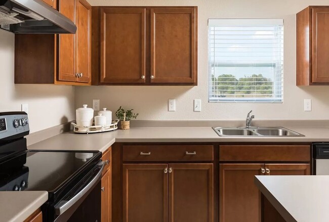 Photo - Large 4 bedroom 2000 sq ft home at a great value!