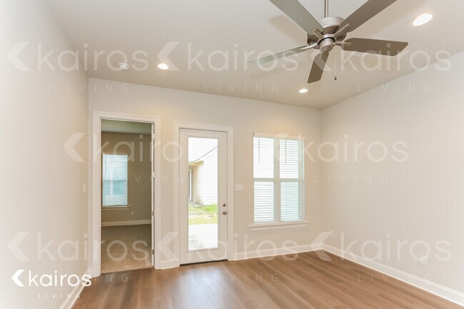 Foto del edificio - 4851 Mokki Ln.