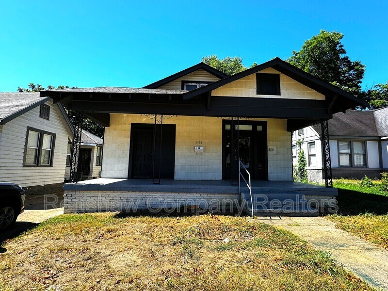 Primary Photo - 661 E Mallory Ave