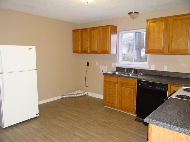 Building Photo - Home for Rent in Lakeview School District!!