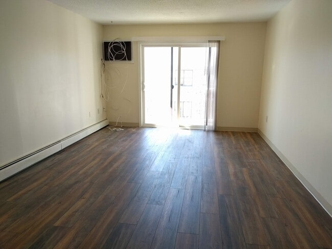 Building Photo - 26 Kenmar Dr