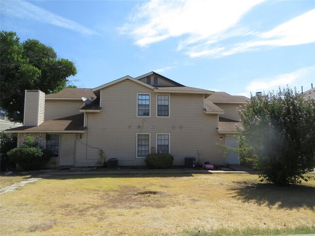 Building Photo - 2217 Katy Ln