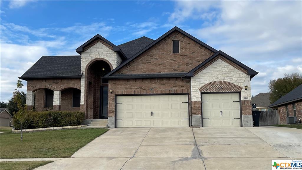 Primary Photo - 6201 Morganite Ln