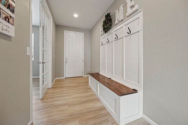 Building Photo - Stunning 5 Bed / 4 Bath Bradley Ranch Home with Finished Basement & Multiple Spacious Entertainin...