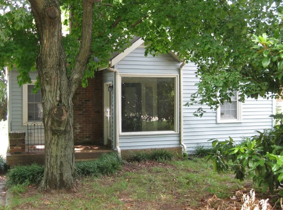 Primary Photo - *** MOVE IN SPECIAL *** Cozy Two Bedroom i...