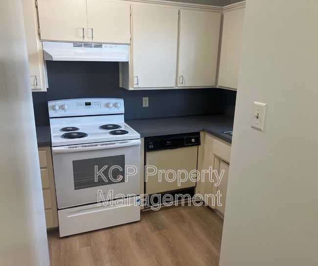 Building Photo - 2818 S O St