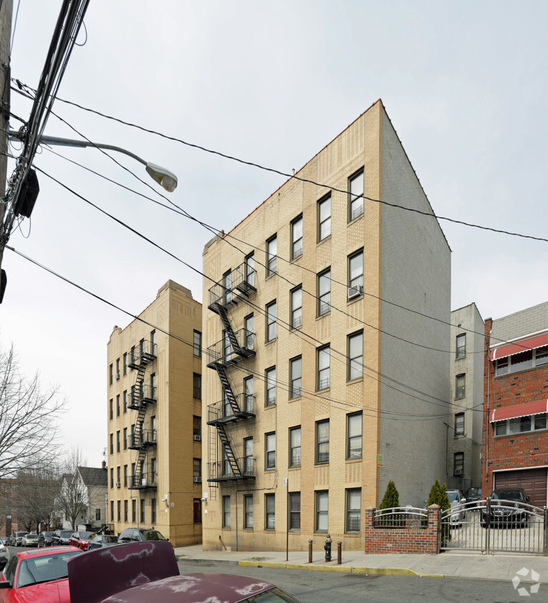 The Apartments at 655 E 223rd St - 655 E 223rd St