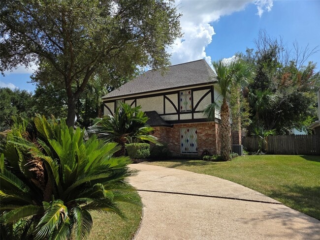 Foto del edificio - 14203 Burgoyne Rd