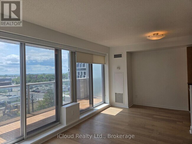 Building Photo - 1040 The Queensway