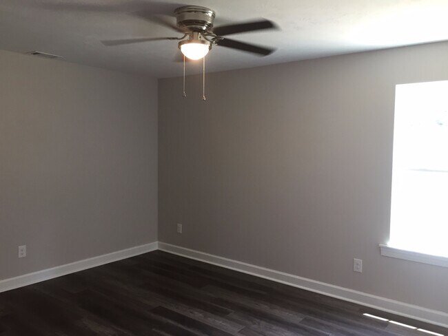 Building Photo - 1359 Newmantown Rd