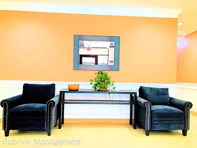 Foto del edificio - 2250 N Lincoln Ave