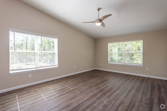 Interior Photo - Redwood Kannapolis Davidson
