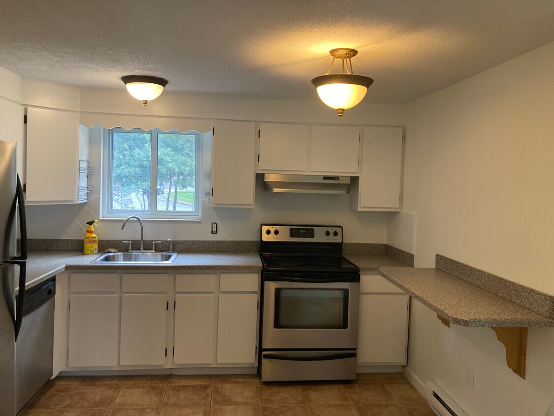 10 Royal Dane Dr Unit 83, Marshfield, MA 02050 Apartments in