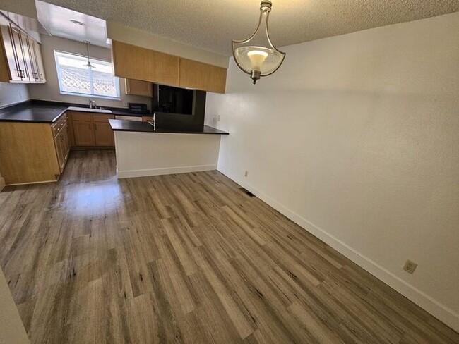 Foto del edificio - 3 Bedroom 2 Bath 2 Car Garage home in the ...