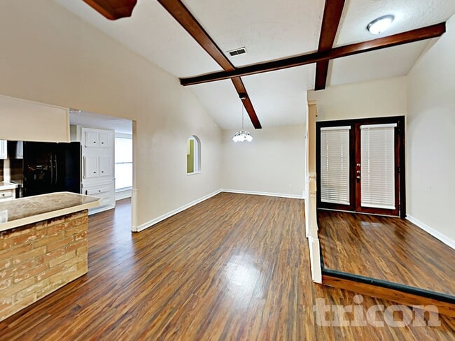 Building Photo - 16259 Hollow Wood Dr