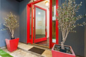 Building Photo - 1016 Crocker St