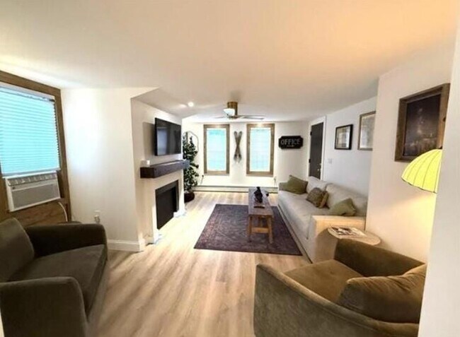 Foto del edificio - 2895 White Mountain Hwy