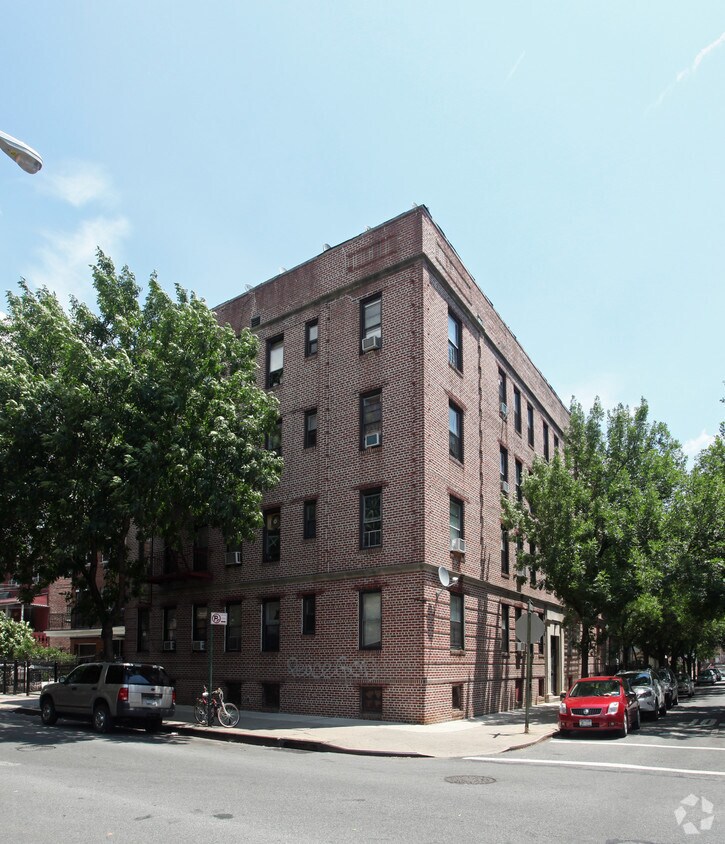 Foto del edificio - 43-05 Forley St