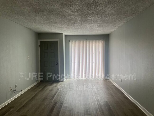 Building Photo - 2985 SE 55 Ave