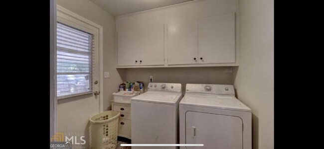 Foto del edificio - 1030 College Station Rd