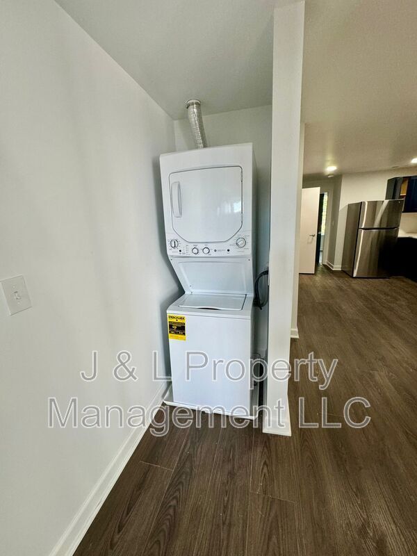 Building Photo - 1602 Cypress St