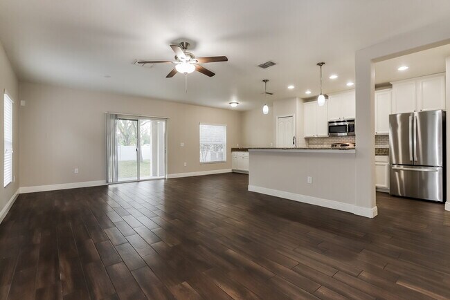 Building Photo - 10611 Summer Azure Dr