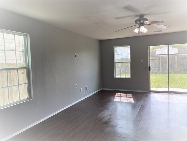 Building Photo - 7231 Enchanted Creek Dr
