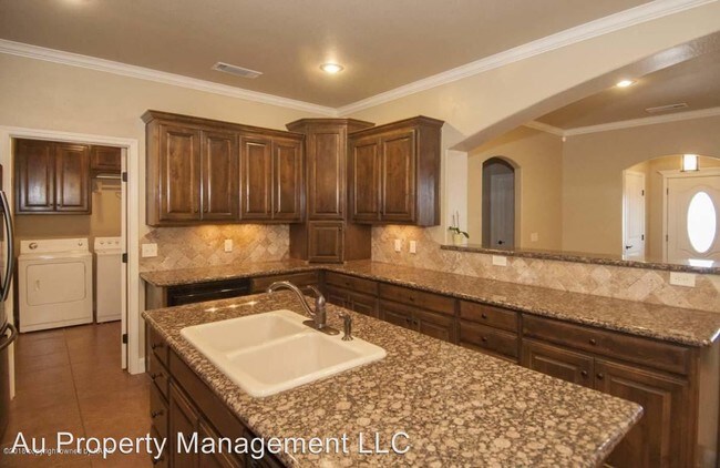 Foto del edificio - 3 br, 2 bath House - 3809 ARDEN RD