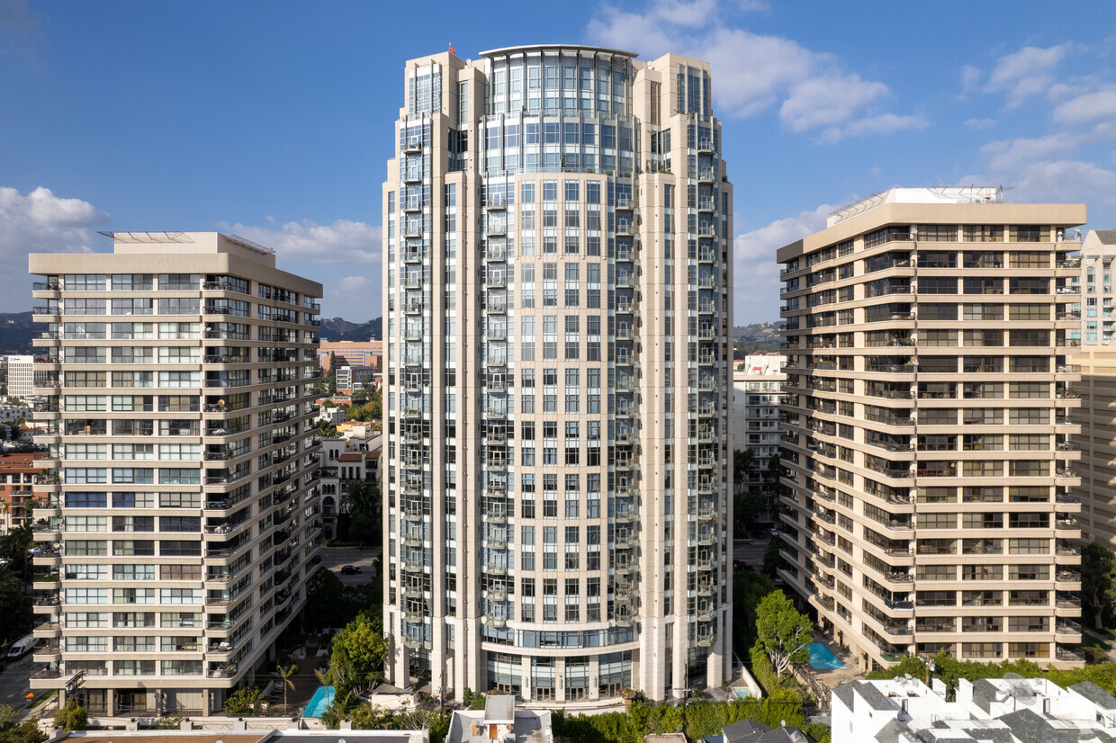 10776 Wilshire Blvd - The Carlyle Residences