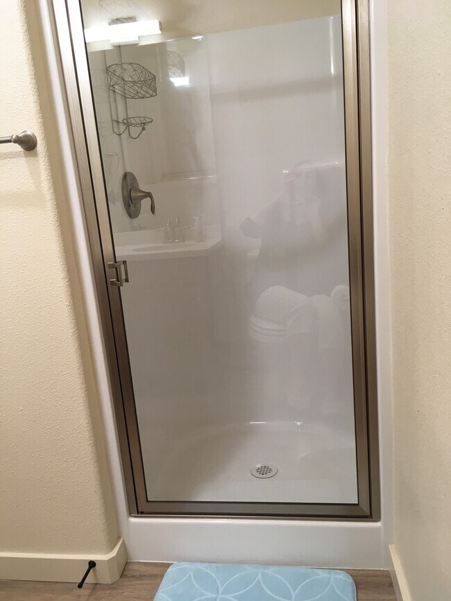 Foto del edificio - 2121 Oak Park Ln