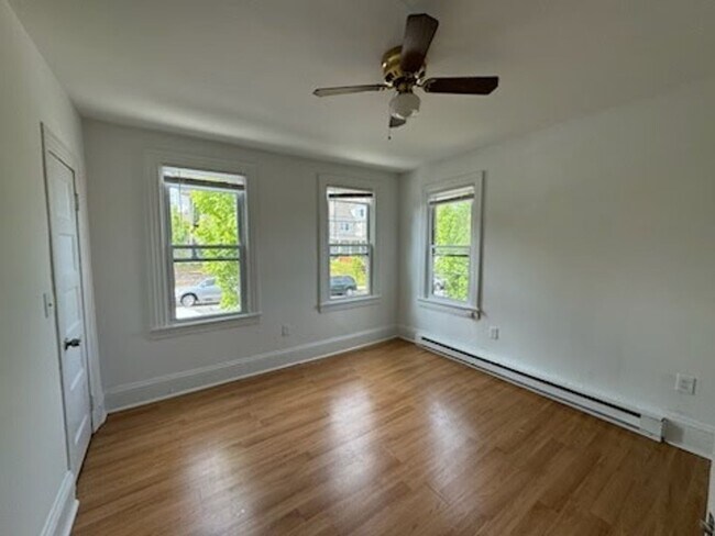 Foto del edificio - 1046 Northampton St