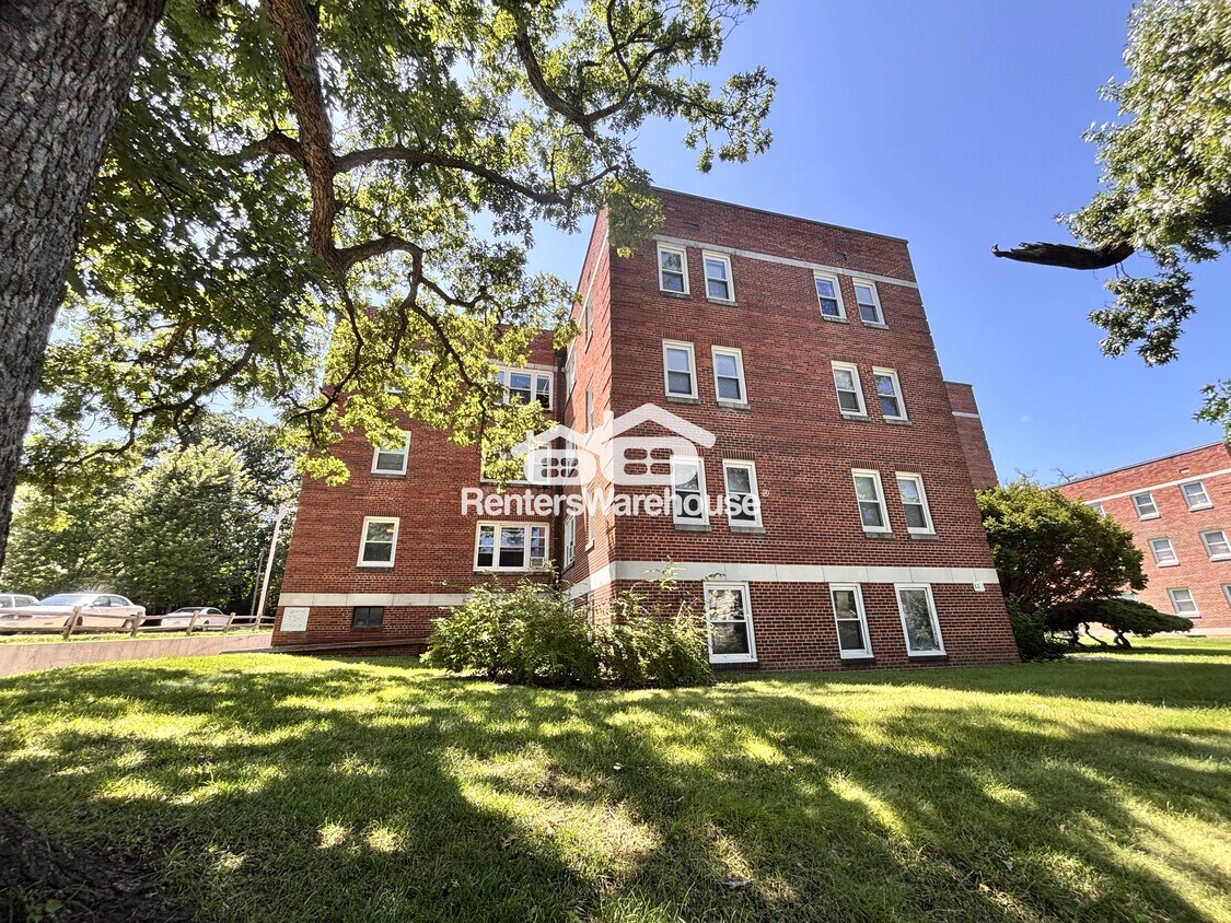 Foto del edificio - 4200 Grand Ave