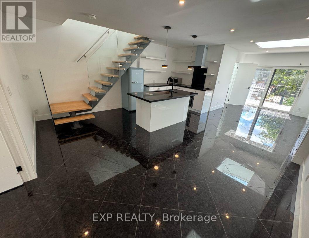 Photo principale - 1577-1577 Bloor St W
