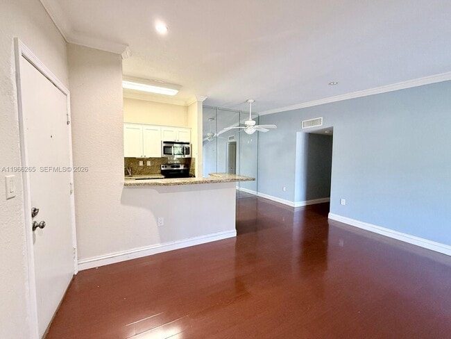 Building Photo - 801 NE 199th St