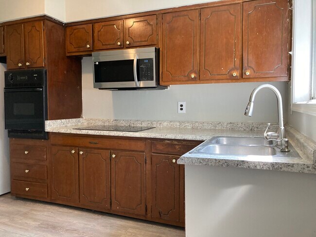 Building Photo - 4911 Colwyck Dr