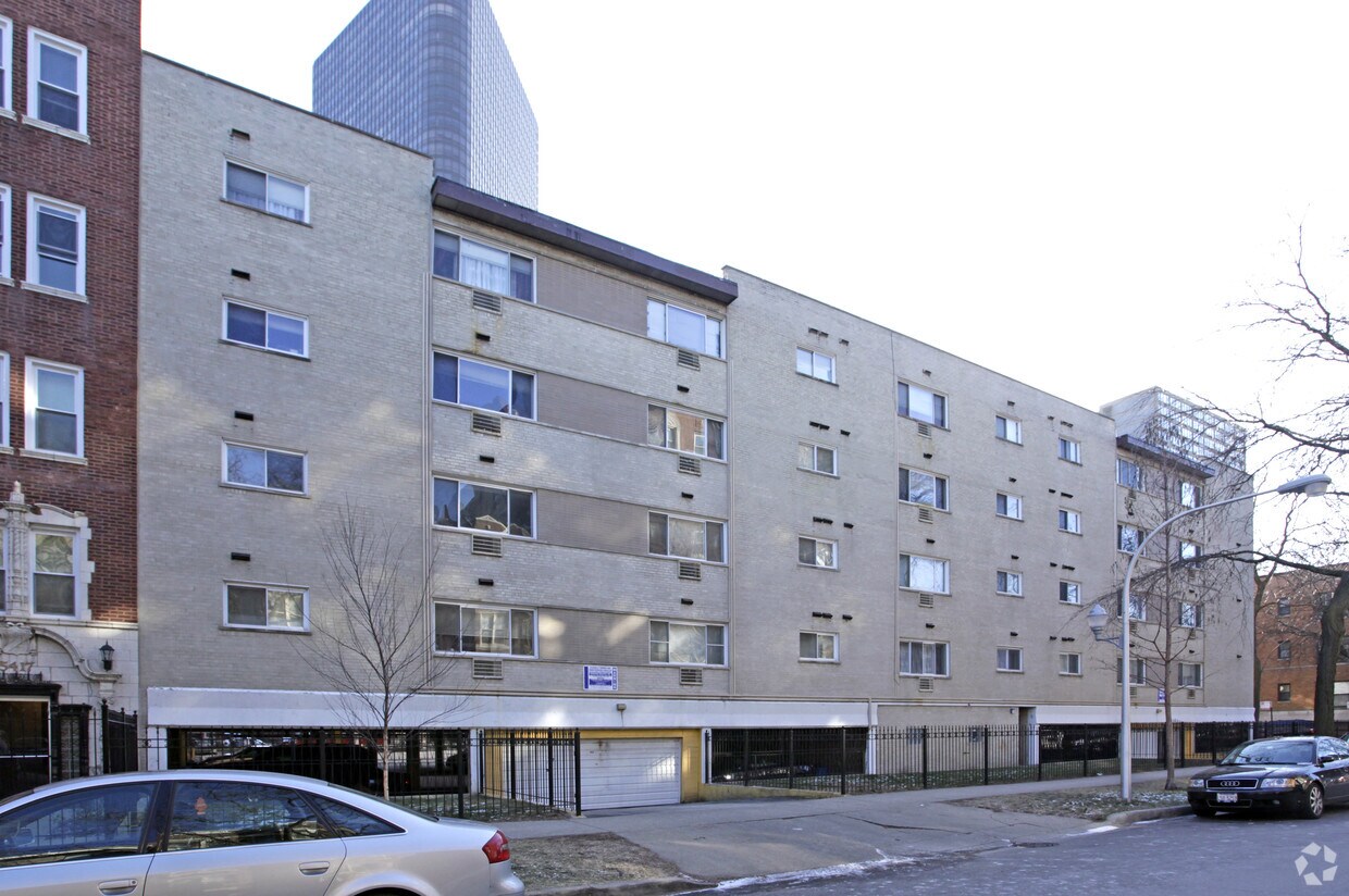 1016 CON Balmoral Ave - 1016 W Balmoral Ave