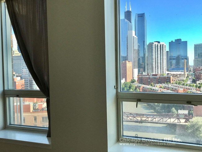 Foto del edificio - 600N N Kingsbury St
