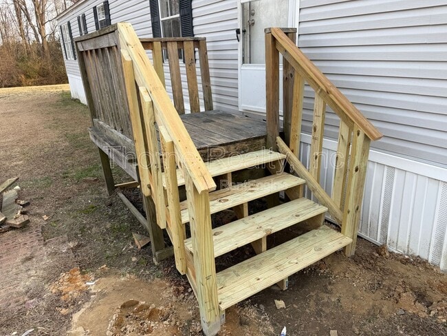 Building Photo - 116 Matts Ln