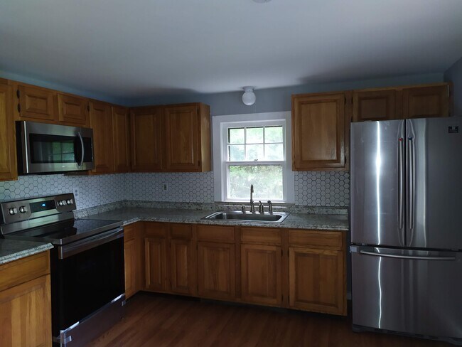 Foto del edificio - 156 Falls Ave