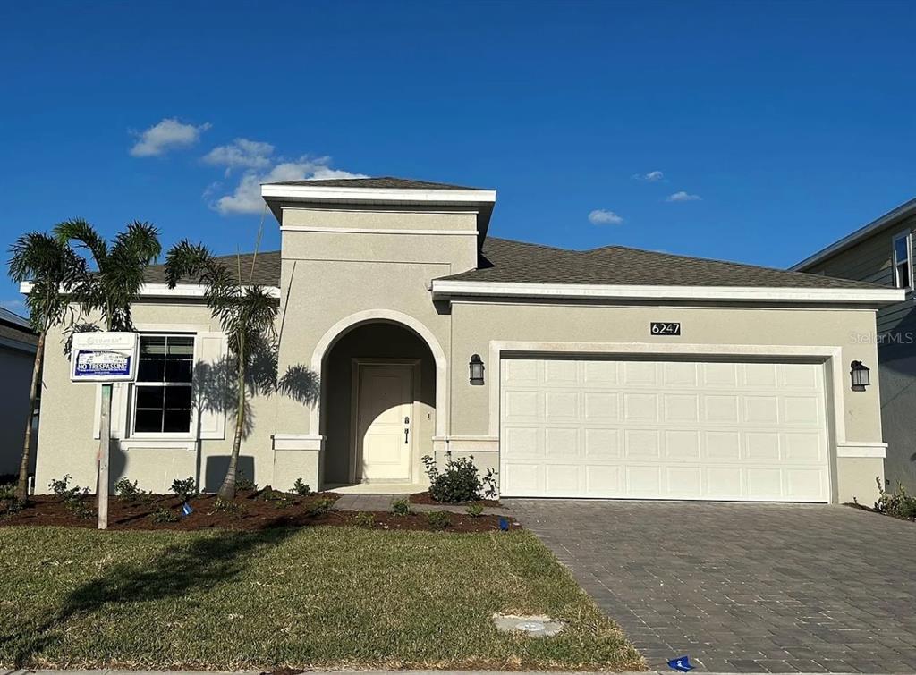 Foto principal - 6247 Lakepine St