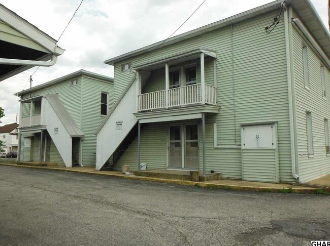 Building Photo - 15-17 E Burd St
